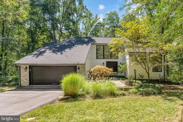 2023 Huntcliff Dr, Gambrills