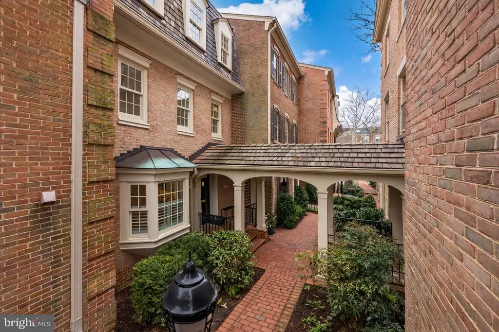 4342 Westover Pl Nw, WASHINGTON