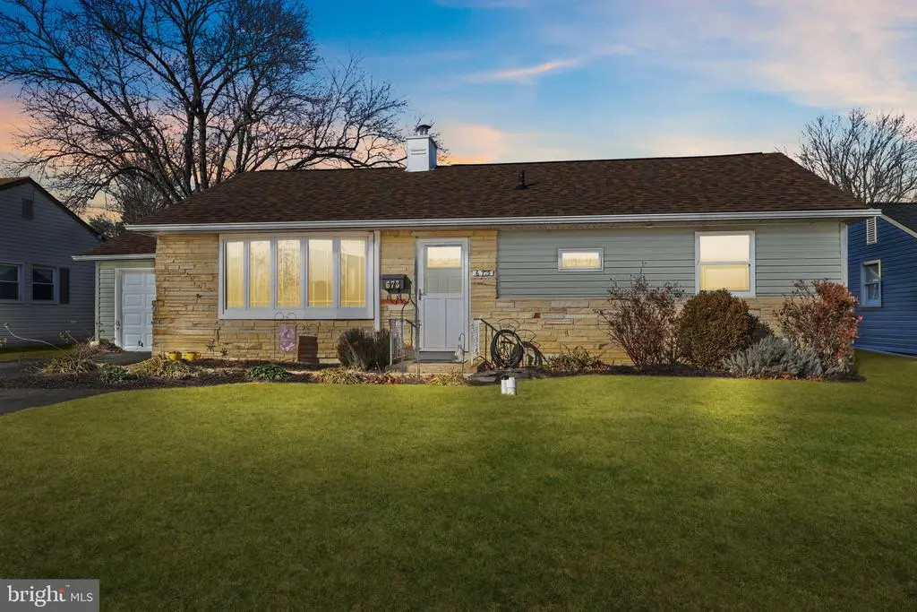 673 Trenton Rd, FAIRLESS HILLS