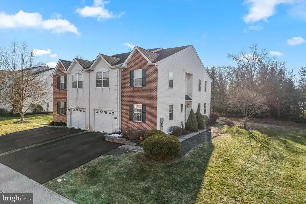 260 Hampshire Dr, SELLERSVILLE