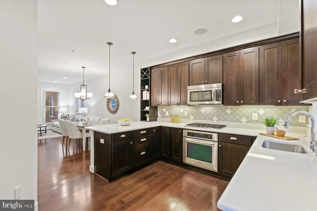 1022 3rd Pl Se, WASHINGTON