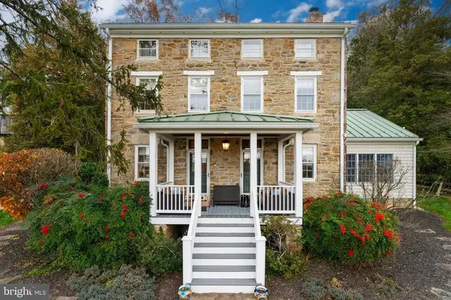 820 Belfast Rd, Sparks Glencoe