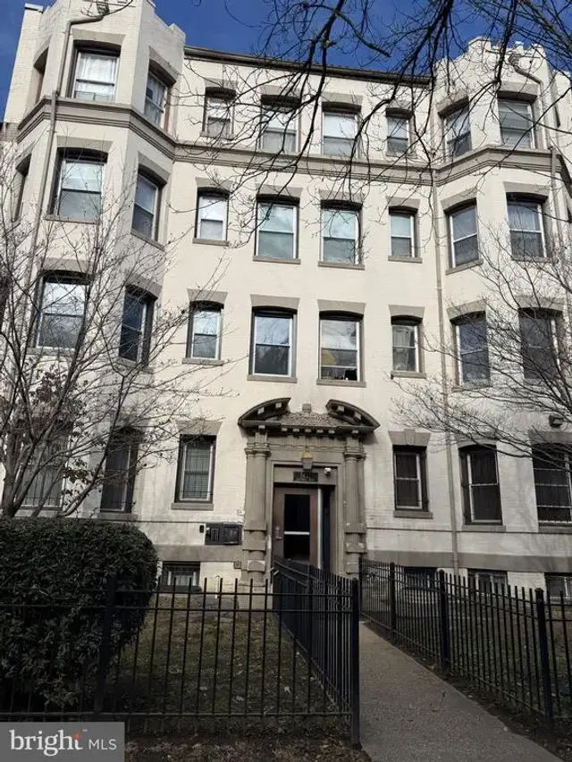 1421 Columbia Rd Nw #204, Washington