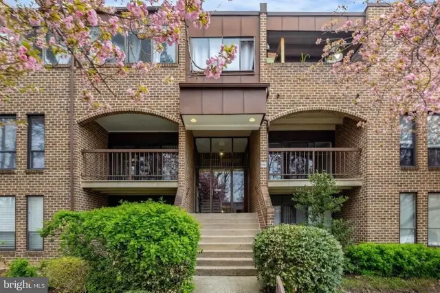 11260 Chestnut Grove Sq #139, Reston
