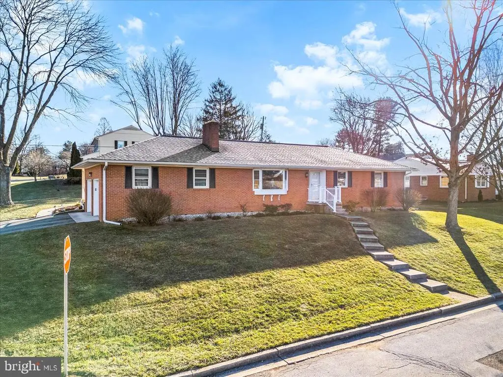 100 Lombardy Dr, Middletown