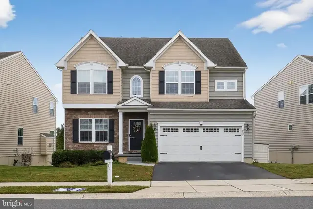 232 Armata Dr, Middletown