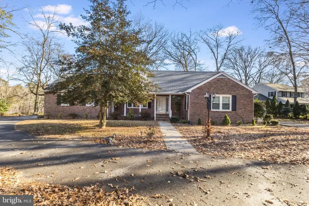 9820 N Shore Dr, SEAFORD