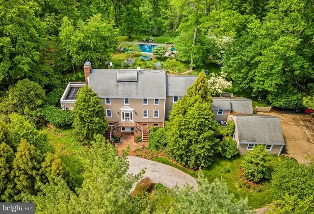 831 Hillside Rd, Lutherville Timonium