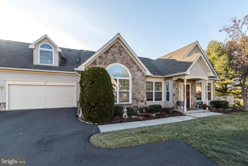 350 Shady Brook Dr #183, LANGHORNE