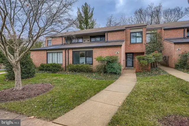 4 Oakridge Ct, Lutherville Timonium