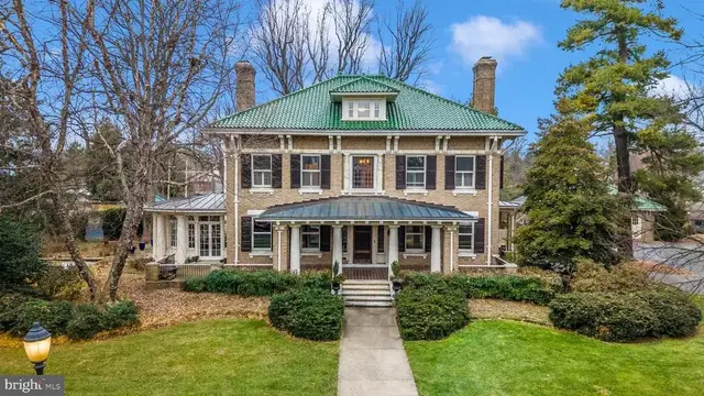 307 Upper College Ter, Frederick