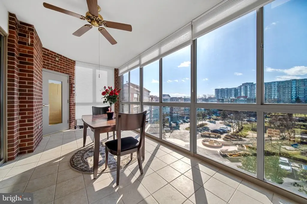 19360 Magnolia Grove Sq #412, LEESBURG