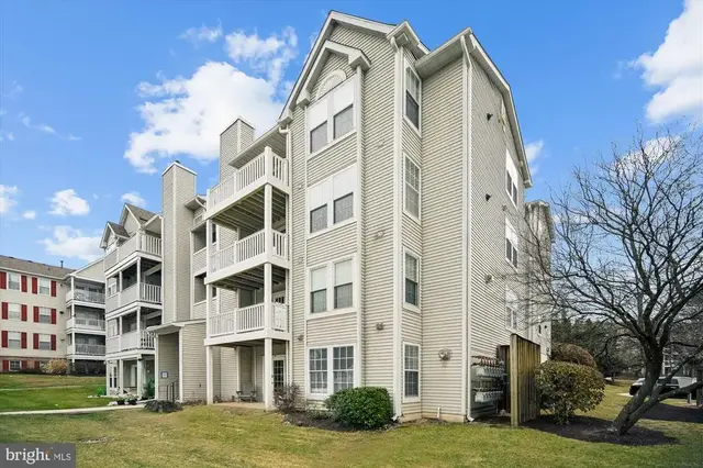 6215 Sandpiper Ct #101, Elkridge