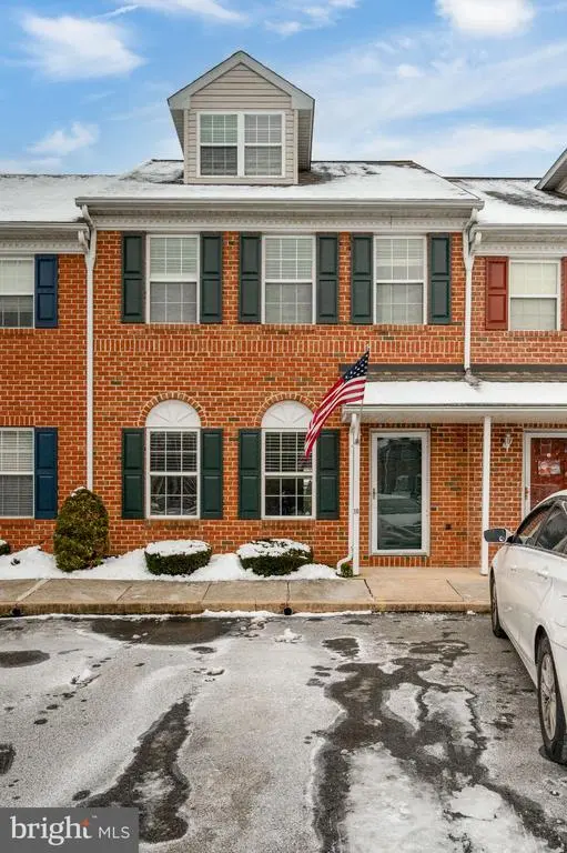 10 Chesterwood Cir, READING