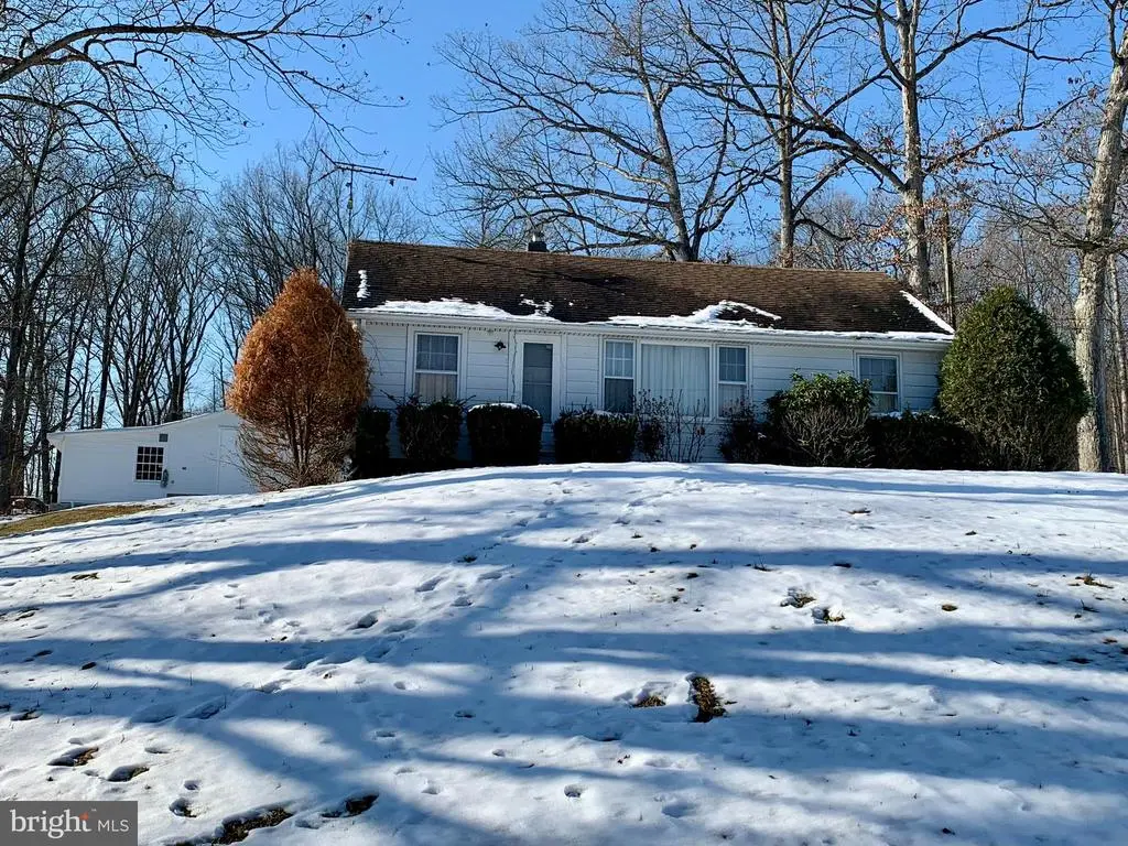 441 Pine Rd, HAMBURG