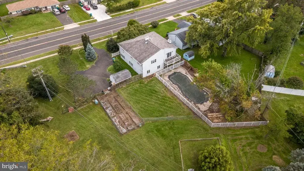 313 Trenton Rd, FAIRLESS HILLS