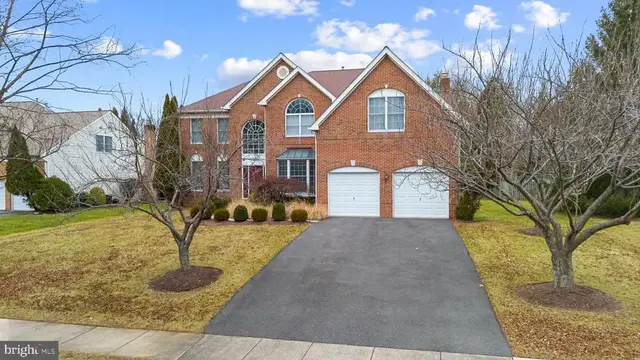 3813 Park Lake Dr, Rockville