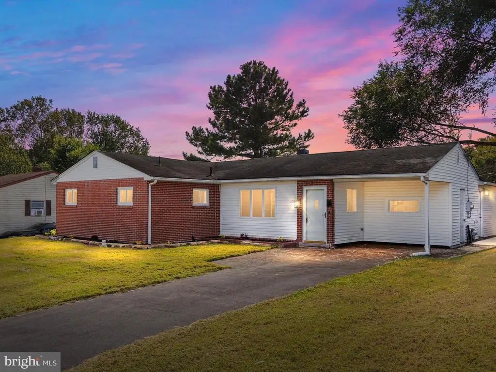 102 Longview Dr, NEWARK