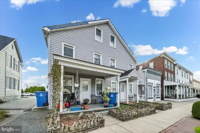 162 W Main St, Elkton