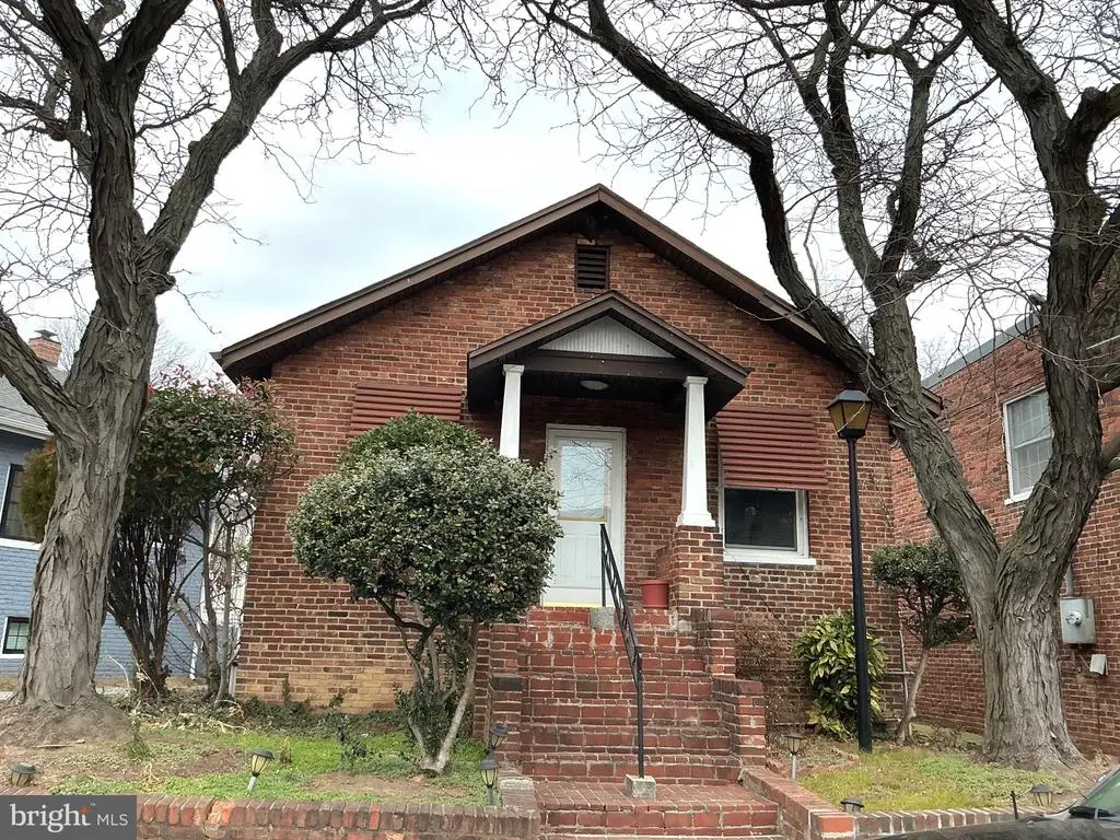 520 E Mount Ida Ave, ALEXANDRIA