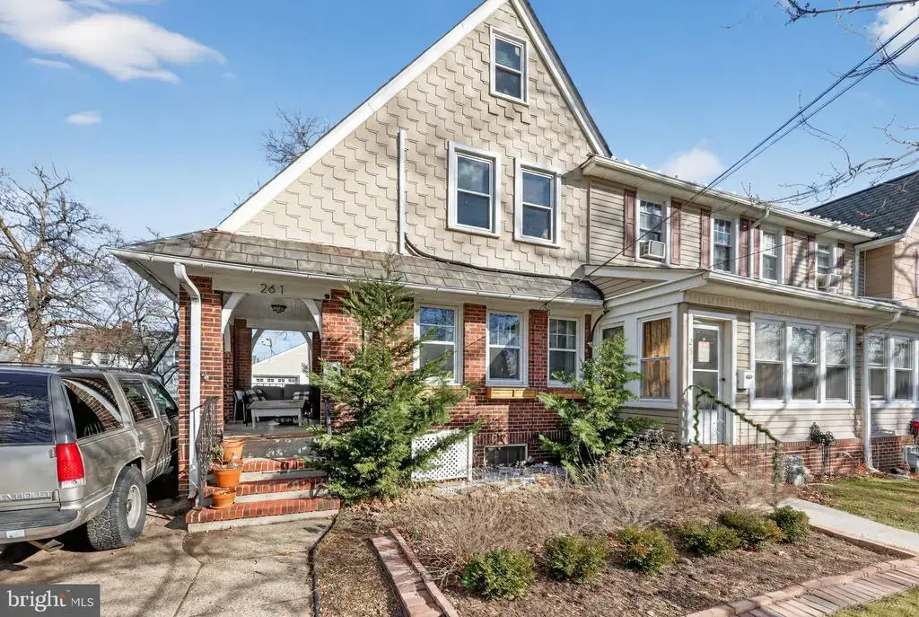 261 Monroe St, BRISTOL
