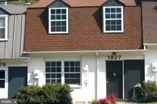 1827 Village Green Dr #x-139, Landover