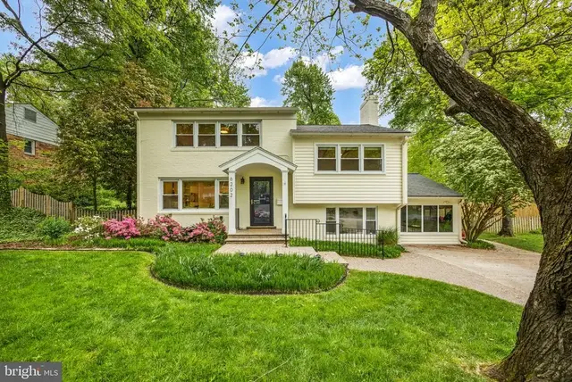 6202 Beachway Dr, Falls Church