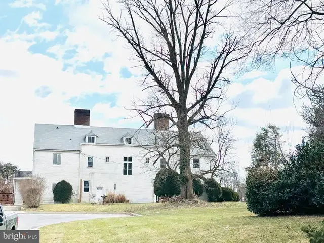 1 Belle Forte Ct, Pikesville