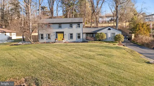 429 Valley Brook Dr, Hockessin