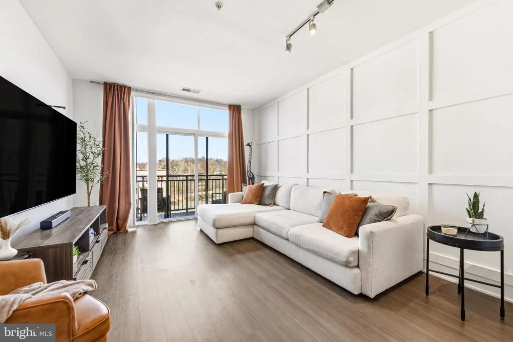 145 Riverhaven Dr #557, OXON HILL