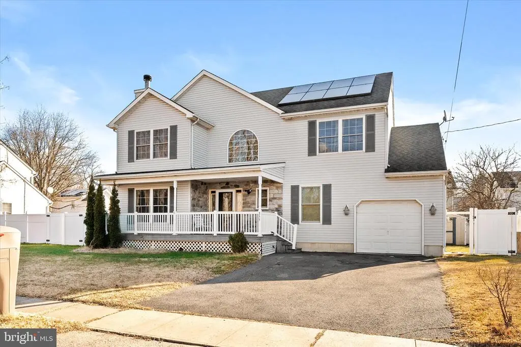 355 Leonard Ave, HAMILTON