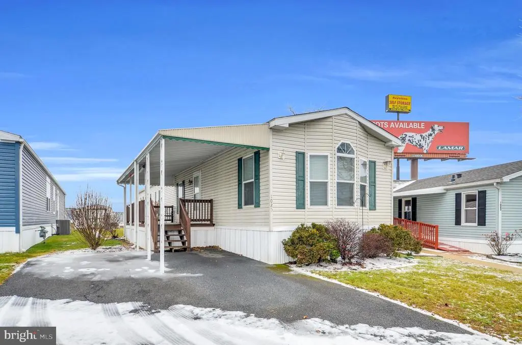 1025 Yarrow Ave, READING