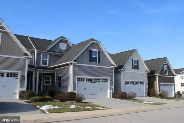 1105 Greenleigh Dr, York