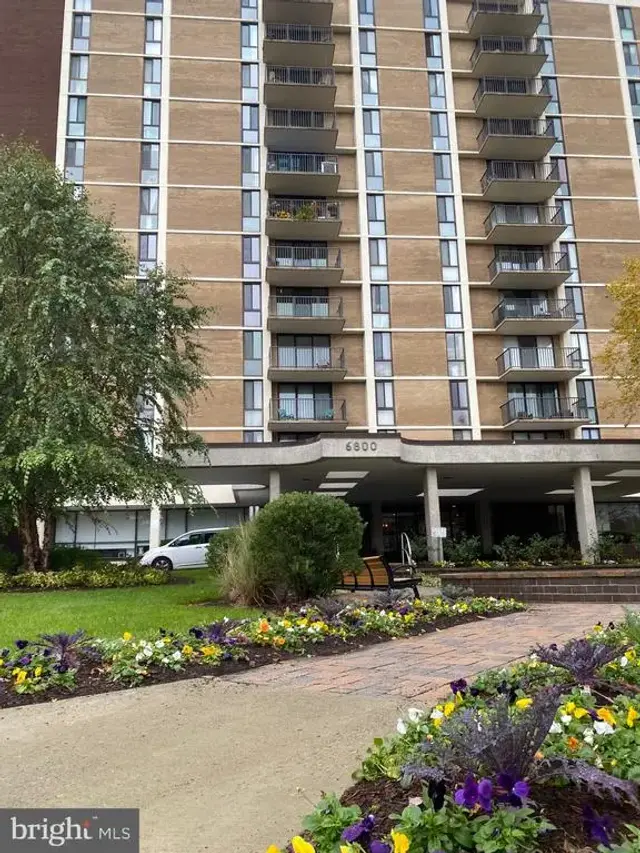 6800 Fleetwood Rd #705, Mclean