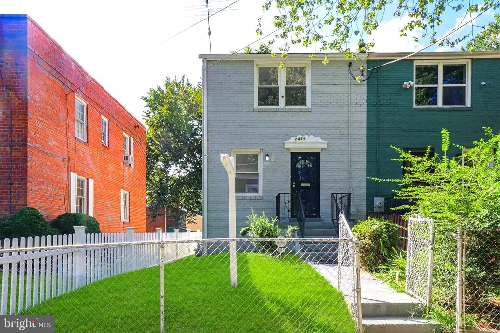 2411 Savannah St Se, WASHINGTON