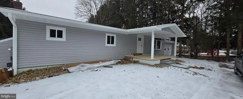 1040 Chestnut Rd, ORWIGSBURG