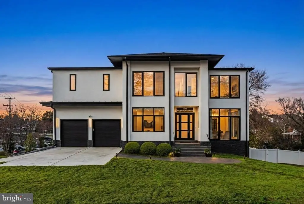 1573 Westmoreland St, MCLEAN