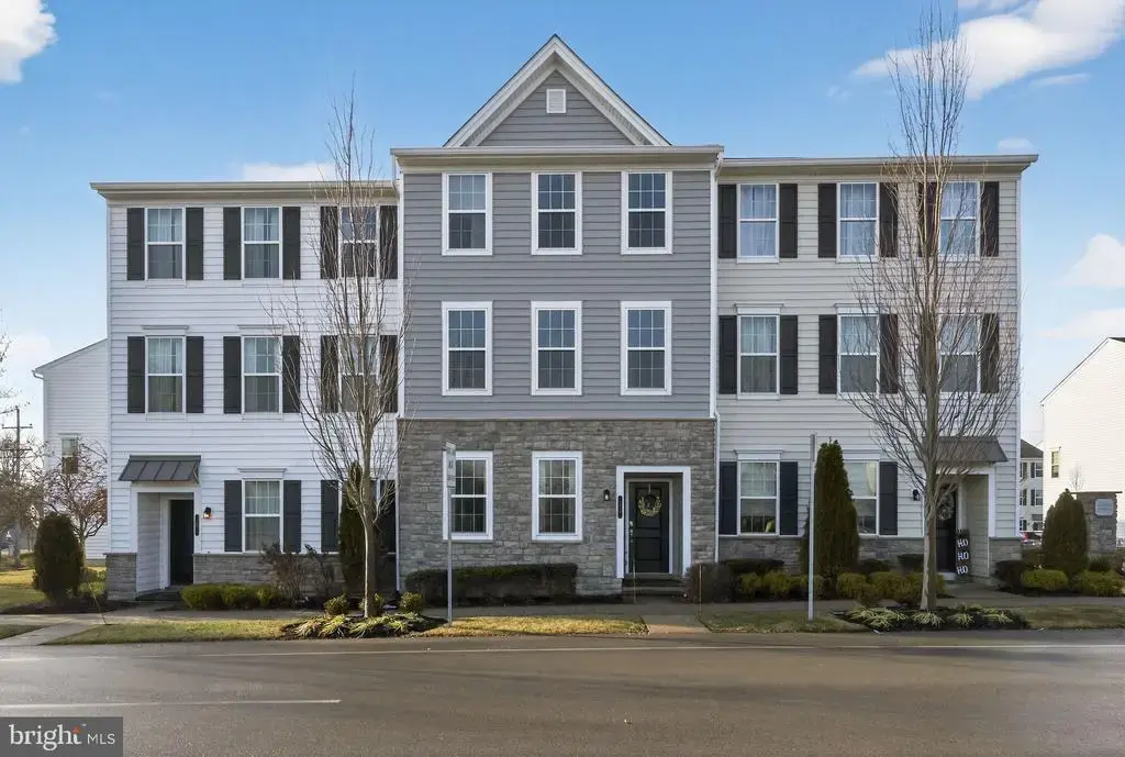 11 Hedley Ln, HATBORO