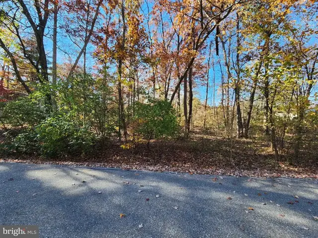 12 Lincoln Dr, East Berlin