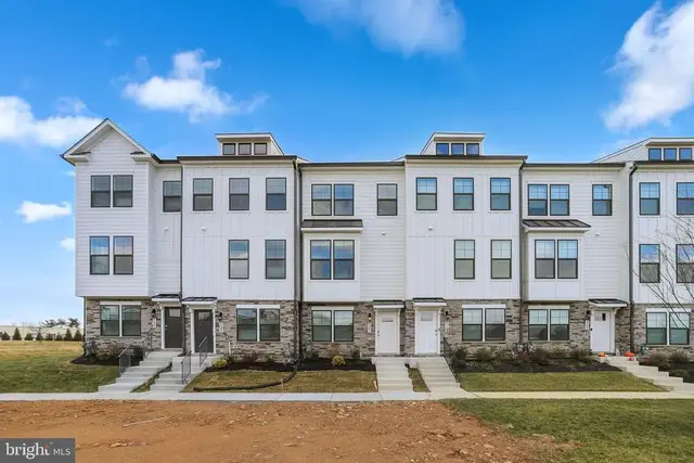 721 Courier Ln, Frederick