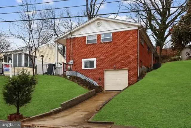 3053 P St Se, Washington