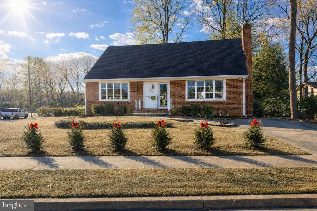 8621 Kenilworth Dr, SPRINGFIELD