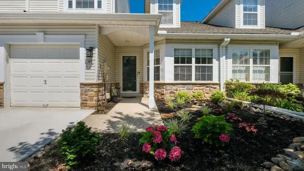 163 Progress Dr, DOYLESTOWN