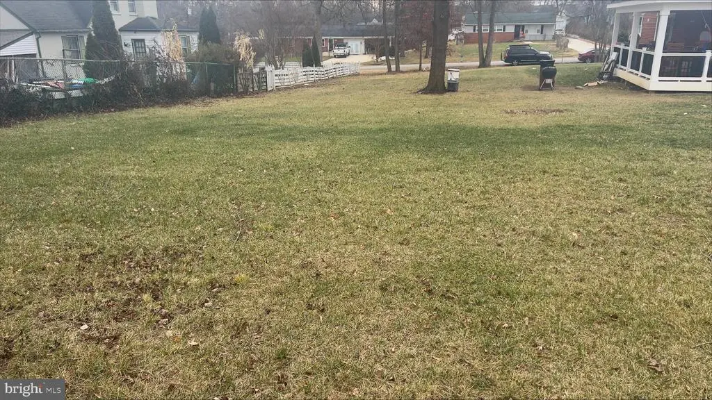 9524 Dubarry Ave, Lanham