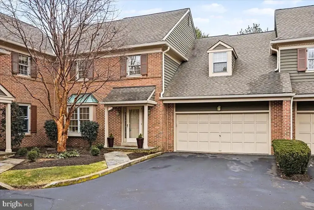 33 Hibiscus Ct, DOYLESTOWN