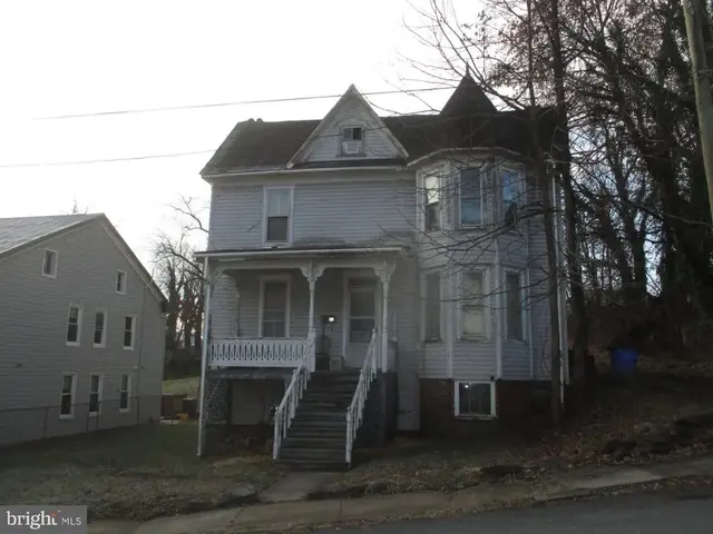 44 E B St, Brunswick