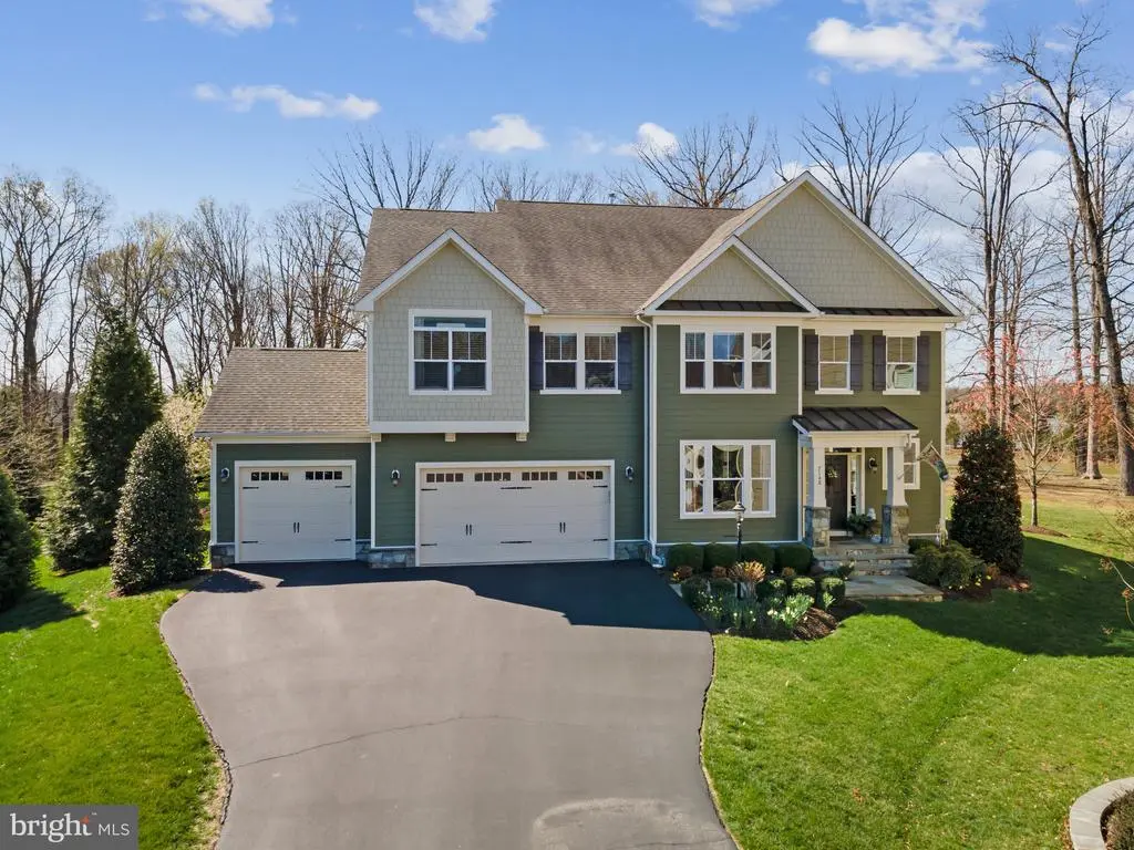 7148 Lake Dr, WARRENTON