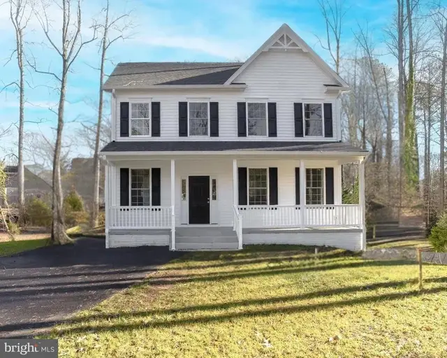 298 Cove Dr, Lusby