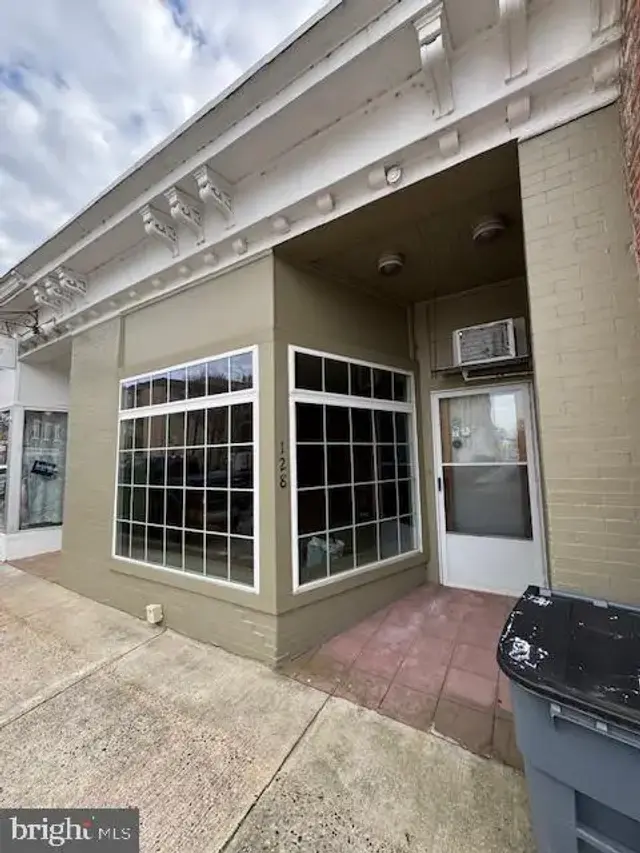 128 Main St, Elkton