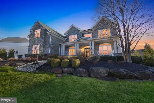 102 Odyssey Dr, Wilmington